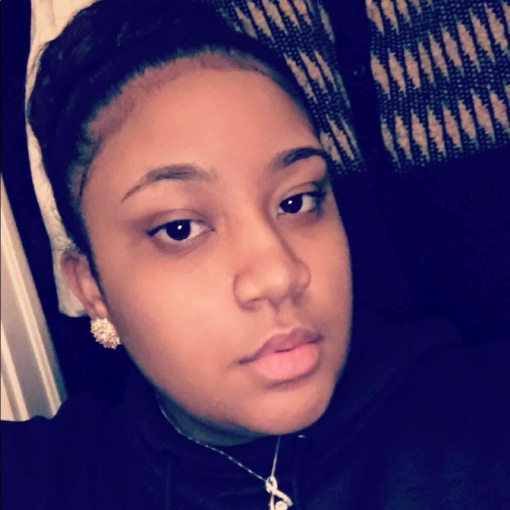 Meet your Posher, Cierra